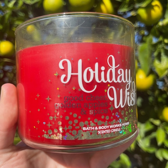 Holiday Wish Good Cheer Golden Apples and Spice Bath and Body Works Candle - Picture 5 of 7